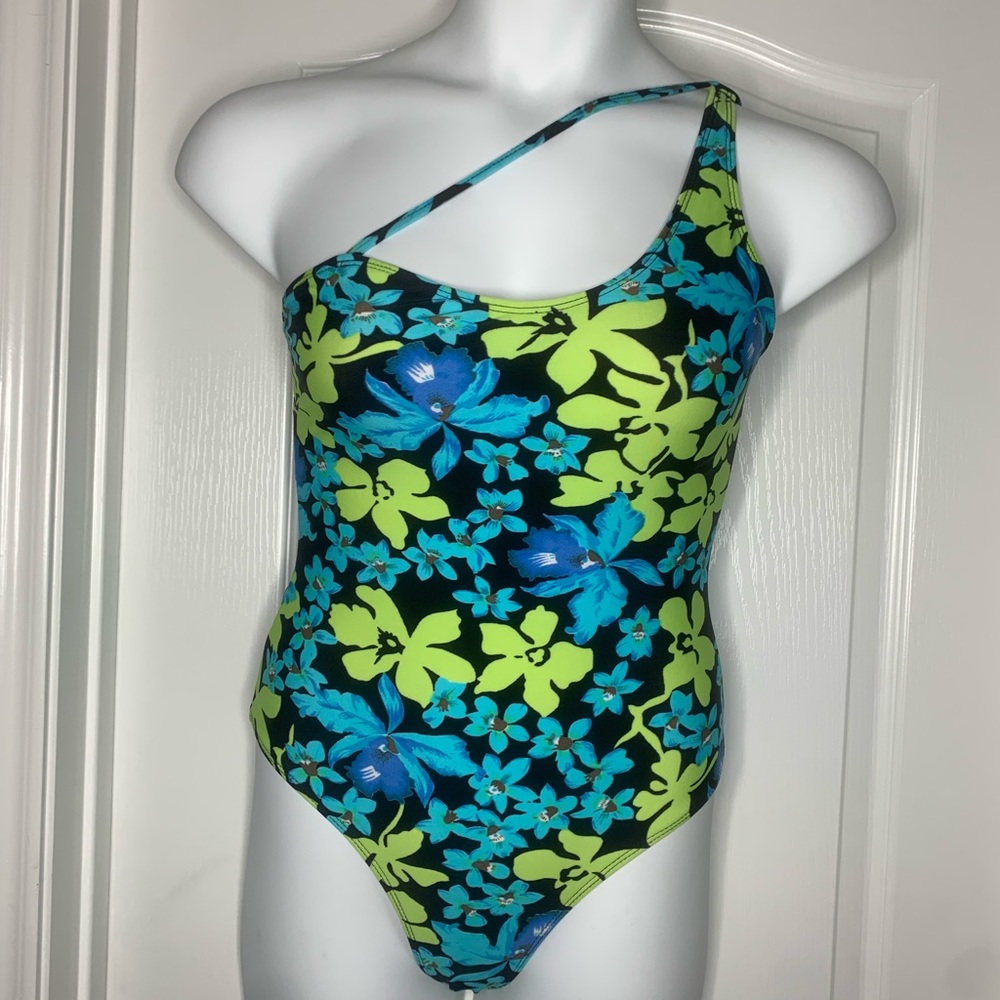 Bathing Suit 🩱- New - Shoulder Off Size Large